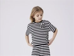 Name It black oyster stribet short top